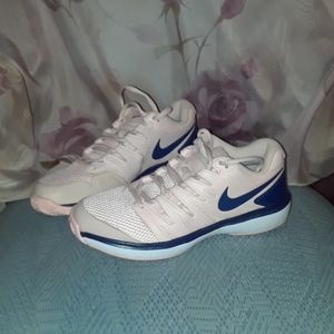 NEW Women's Nike Sneakers size 8.5 Pink/Navy